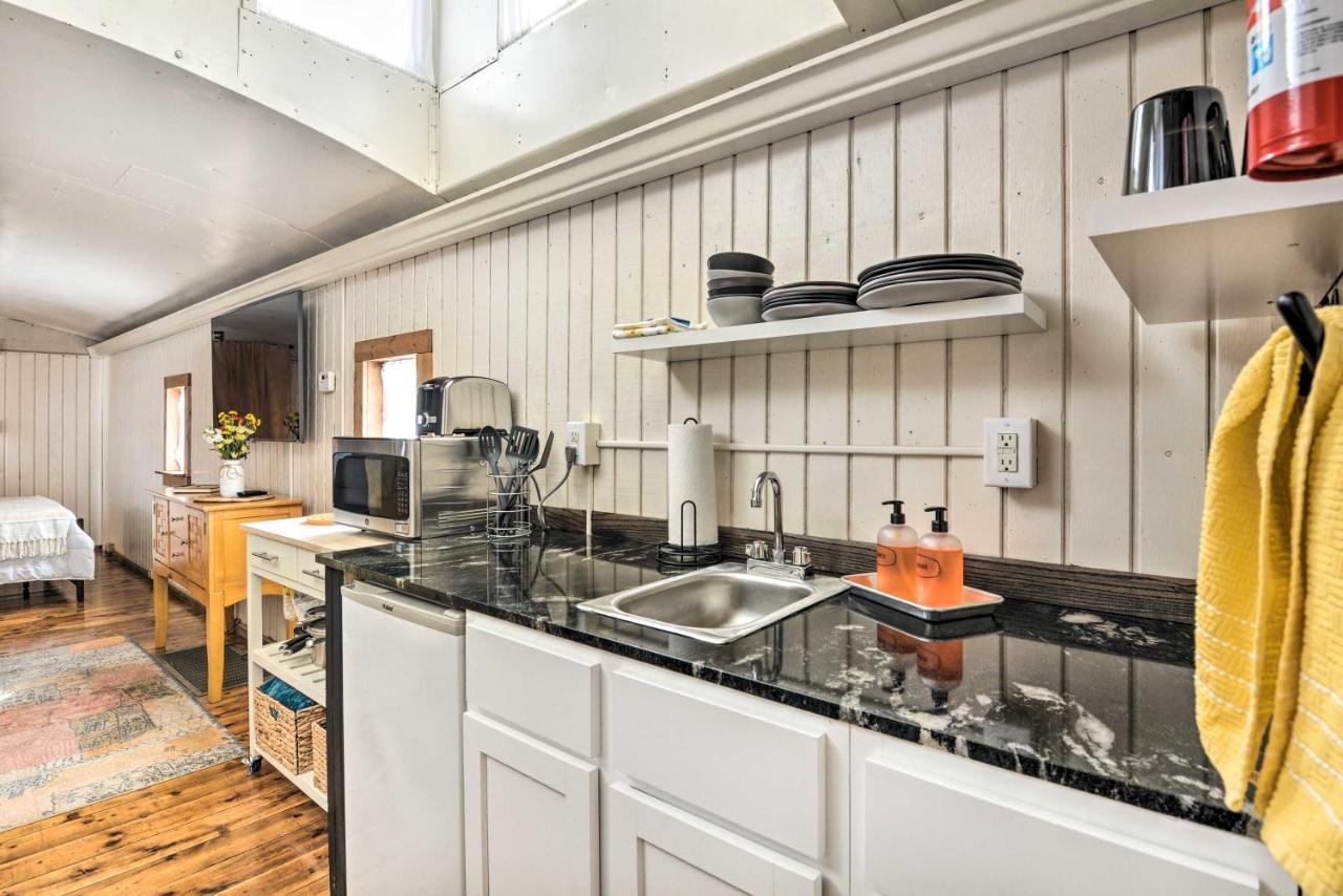 Unique Joplin Gem Converted Train Car Studio ภายนอก รูปภาพ